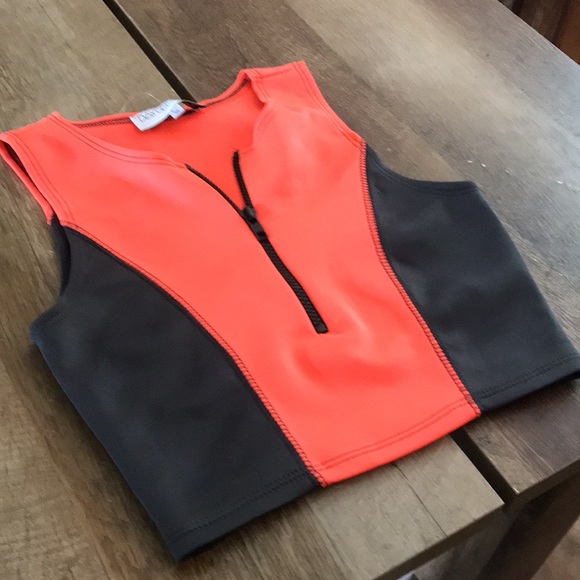 Rash Guard Top with Zipper - Picture 5 of 5